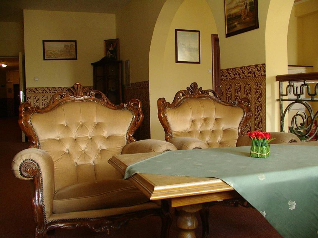 Hotel Regius Ополе Экстерьер фото